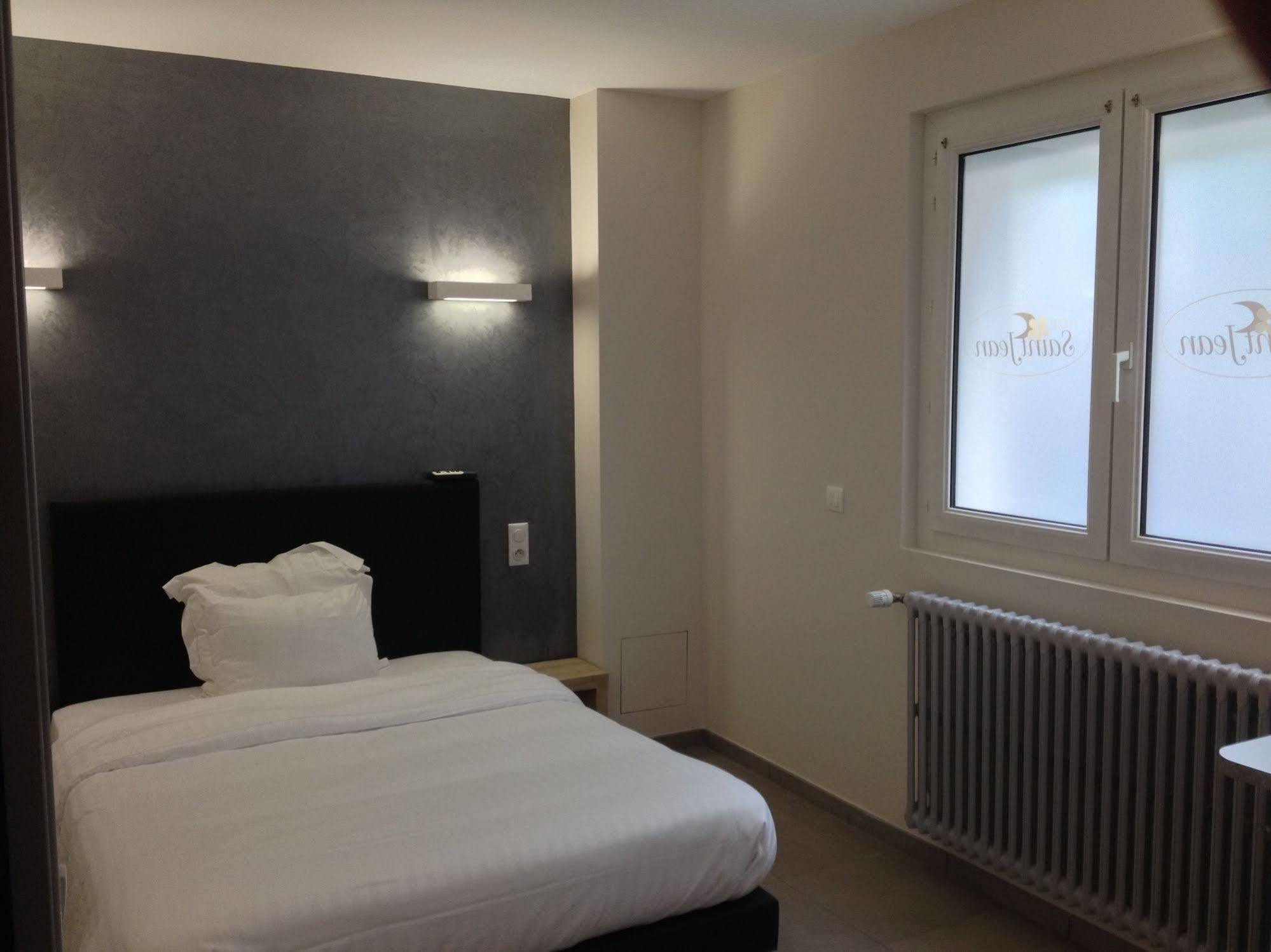 Hotel Saint Jean Bourges Esterno foto