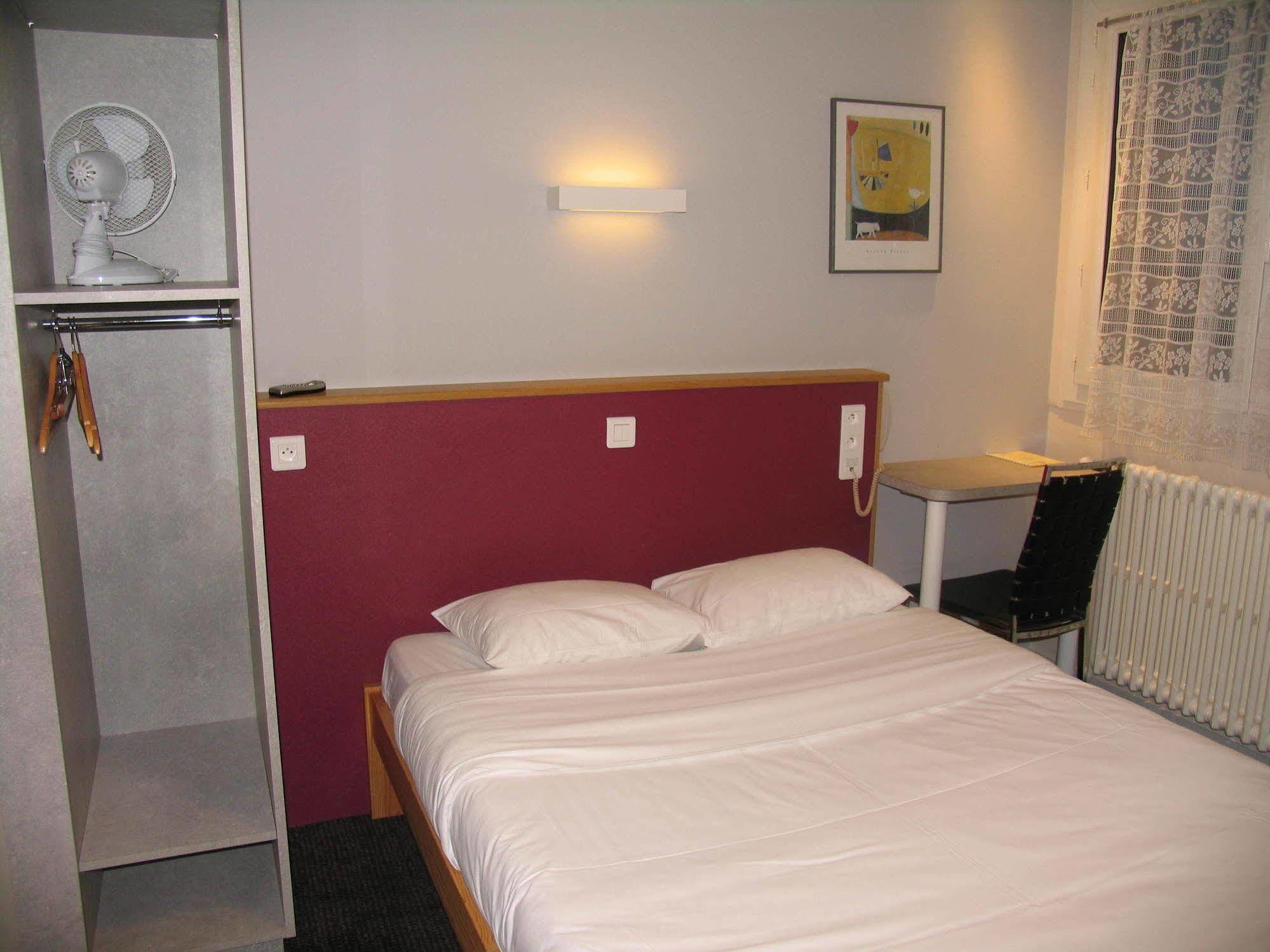 Hotel Saint Jean Bourges Esterno foto